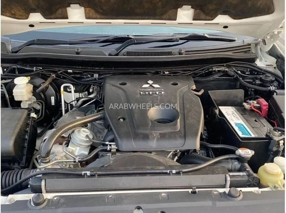 ميتسوبيشي باجيرو 2017 for Sale in دبي Image-20