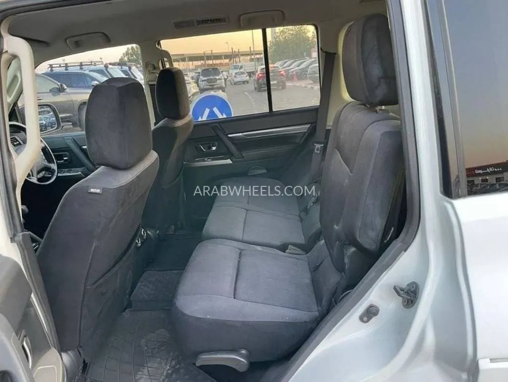 ميتسوبيشي باجيرو 2017 for Sale in دبي Image-18