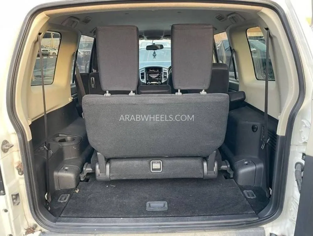 ميتسوبيشي باجيرو 2017 for Sale in دبي Image-19