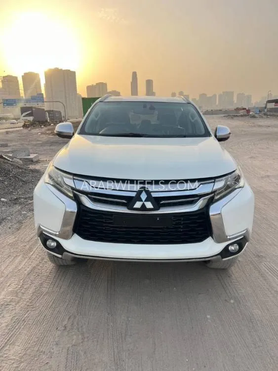 ميتسوبيشي باجيرو 2018 for Sale in دبي Image-3