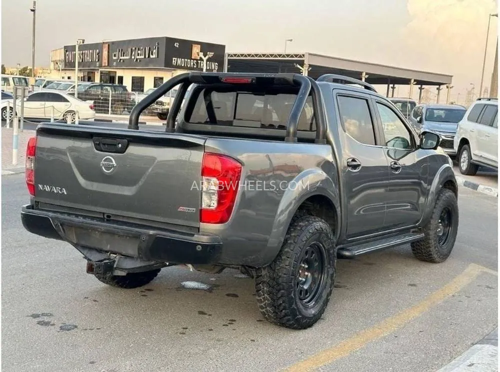 Nissan Navara 2019 for Sale in Dubai Image-4