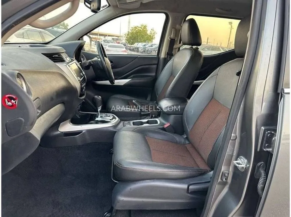 Nissan Navara 2019 for Sale in Dubai Image-16