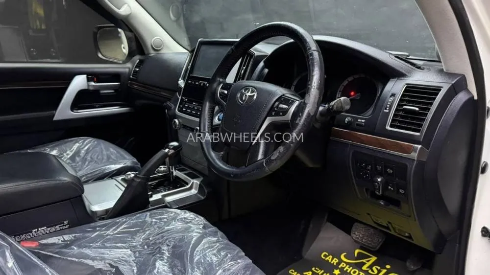 Toyota Land Cruiser 2016 for Sale in Dubai Image-13