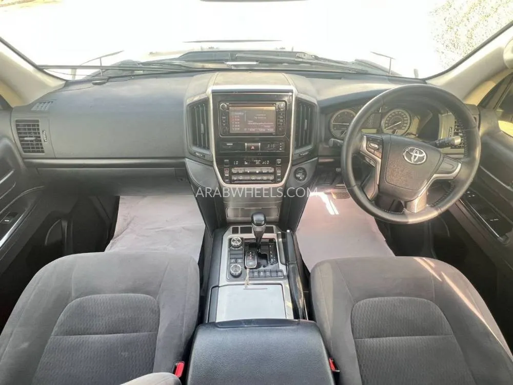 Toyota Land Cruiser 2017 for Sale in Dubai Image-19