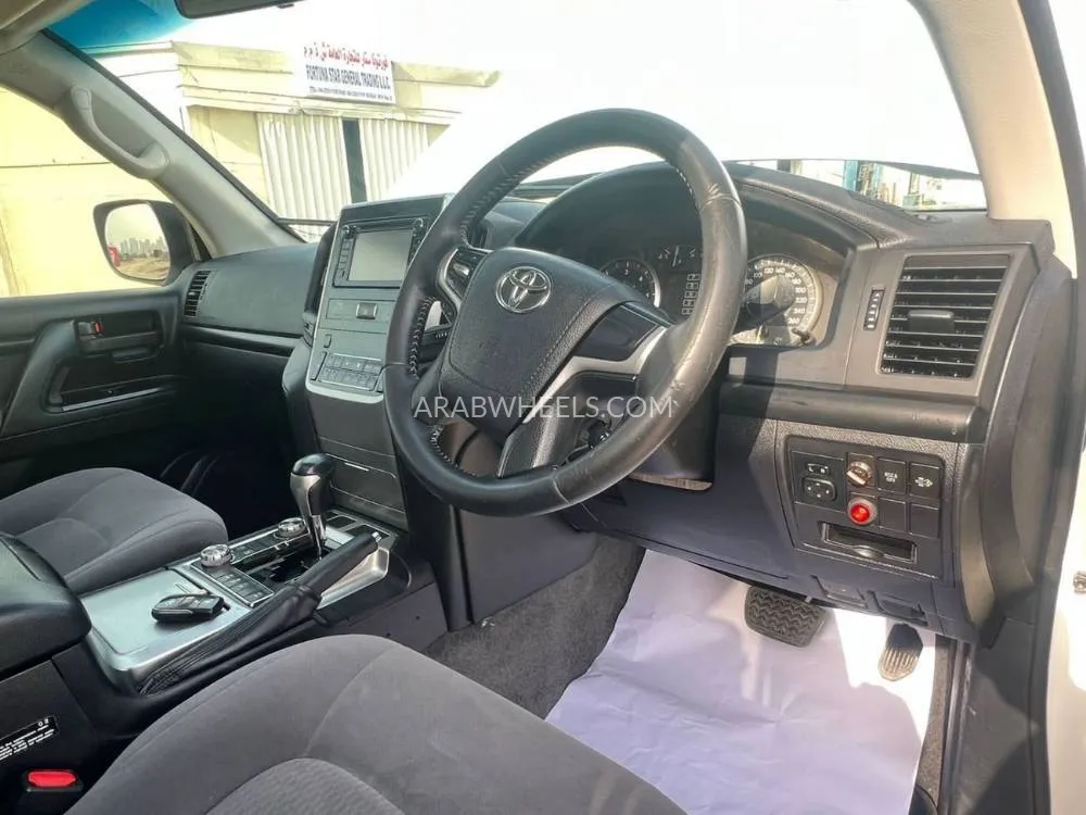 Toyota Land Cruiser 2017 for Sale in Dubai Image-22