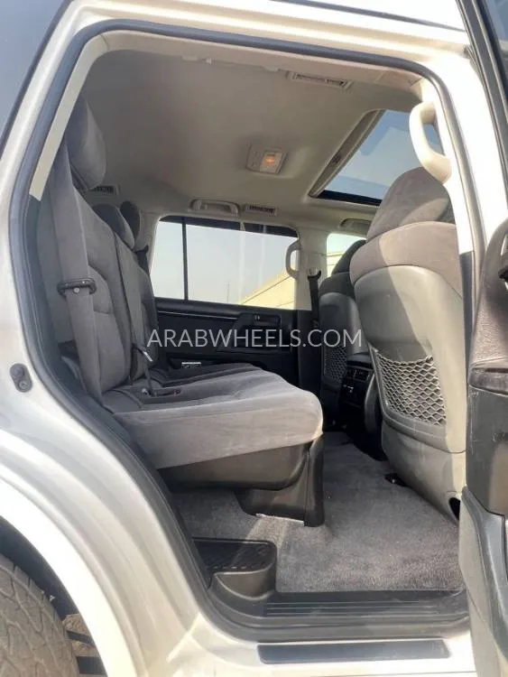 Toyota Land Cruiser 2017 for Sale in Dubai Image-23
