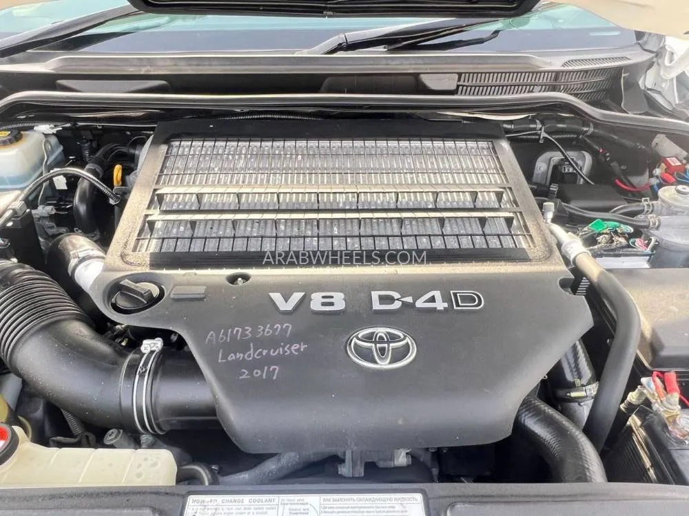 Toyota Land Cruiser 2017 for Sale in Dubai Image-25