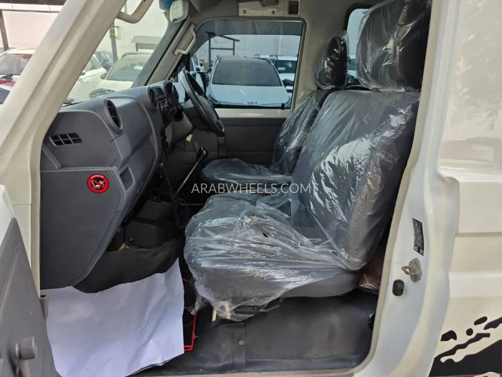 Toyota Land Cruiser 70 Series 2014 for Sale in Dubai Image-14
