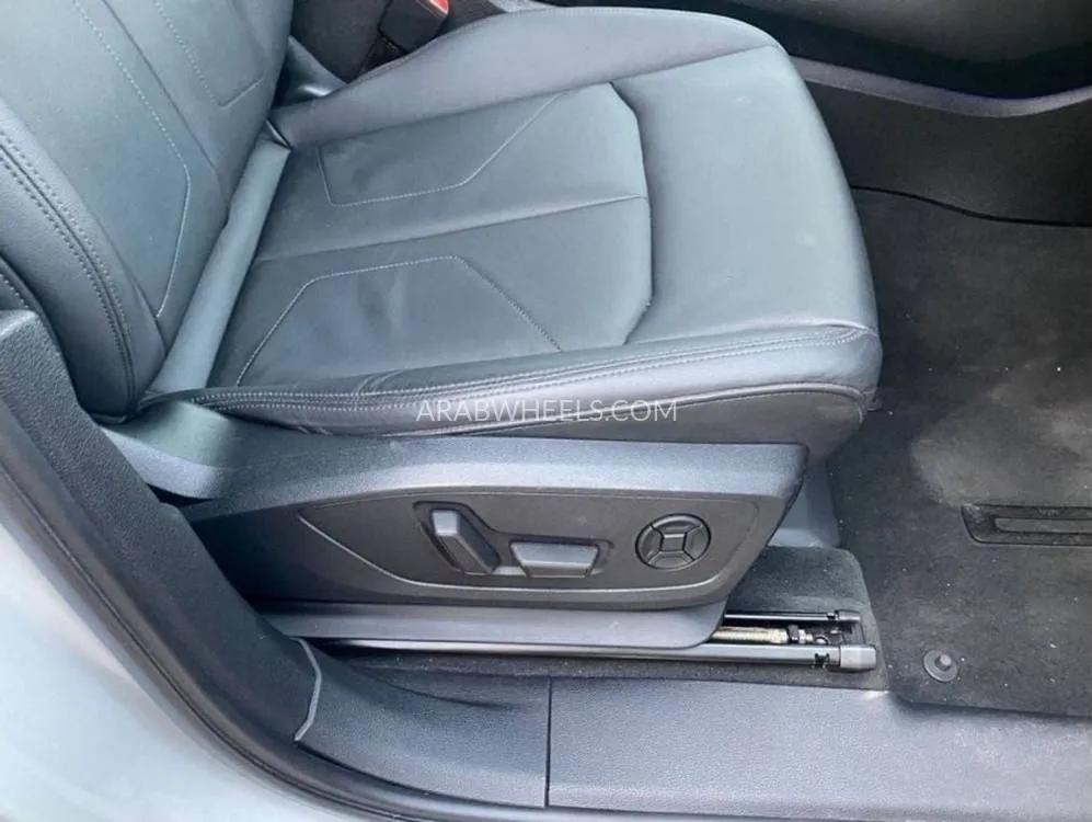 Audi Q3 2020 for Sale in Dubai Image-16