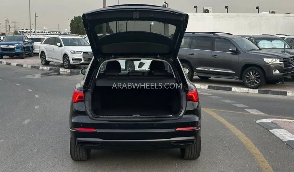 Audi Q3 2020 for Sale in Dubai Image-8