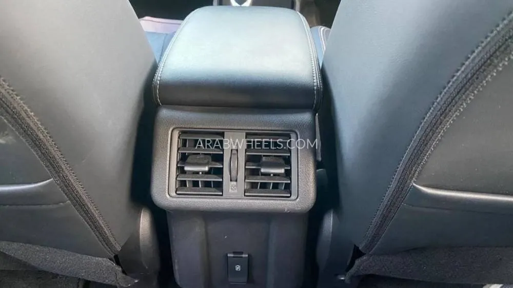 Mitsubishi Outlander 2020 for Sale in Dubai Image-16