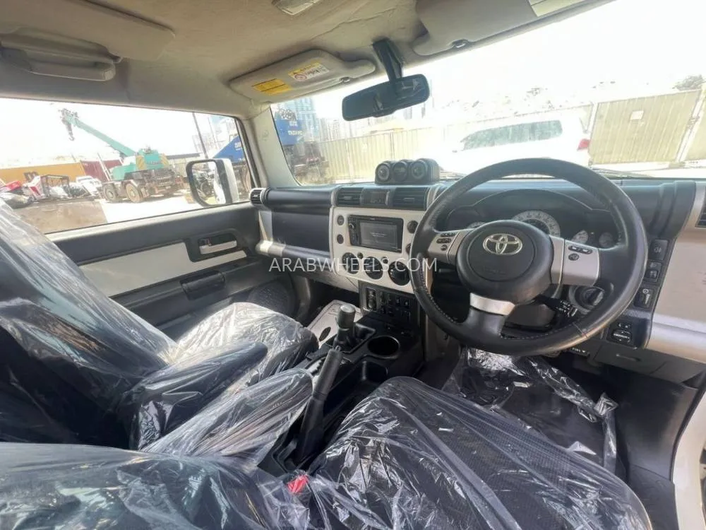 Toyota FJ Cruiser 2012 for Sale in Dubai Image-9