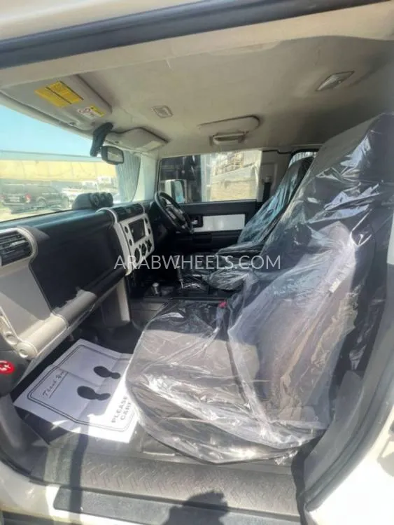 Toyota FJ Cruiser 2012 for Sale in Dubai Image-11
