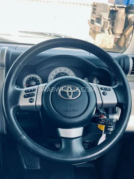 Toyota FJ Cruiser 2015 for Sale in Dubai Image-15