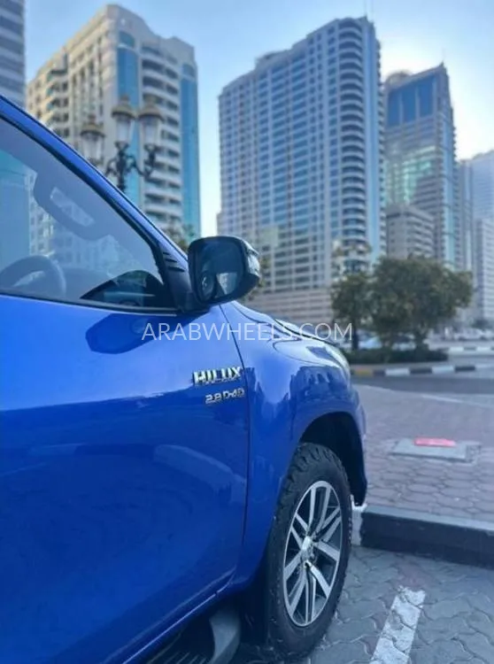 Toyota Hilux 2016 for Sale in Dubai Image-9