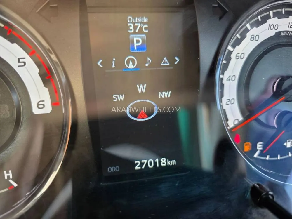 Toyota Hilux 2018 for Sale in Dubai Image-24