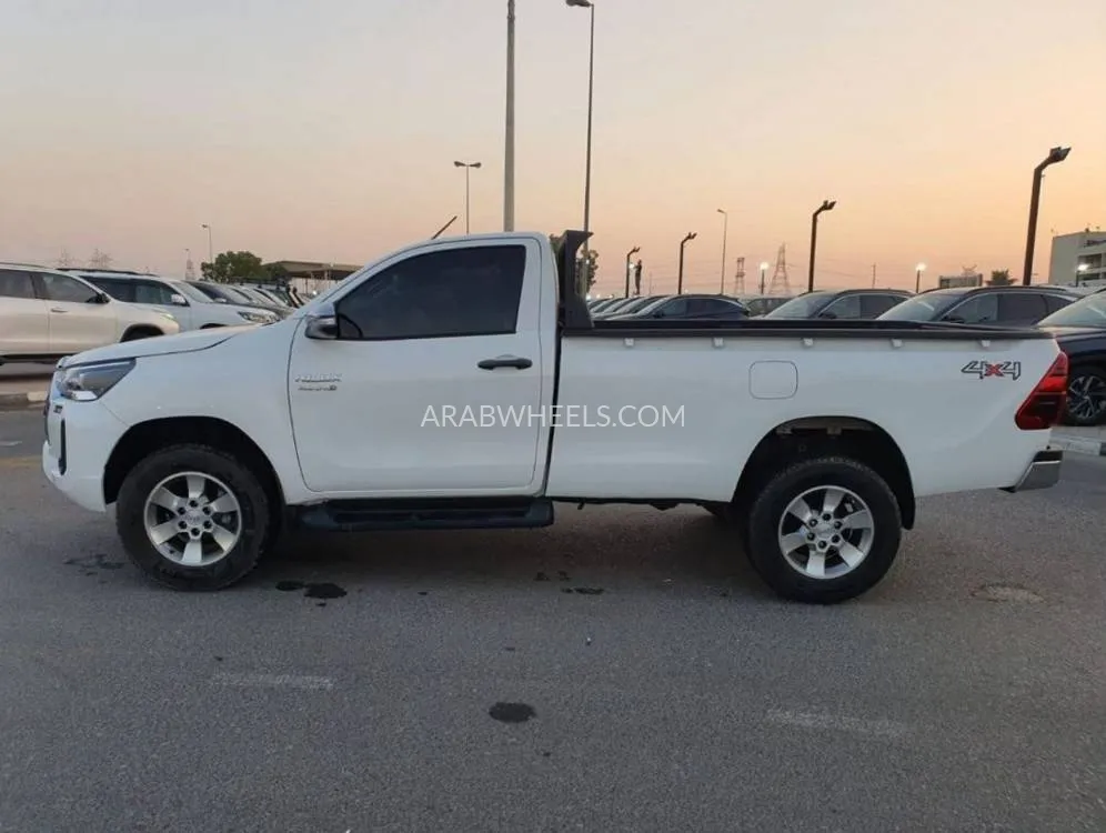 Toyota Hilux 2020 for Sale in Dubai Image-6