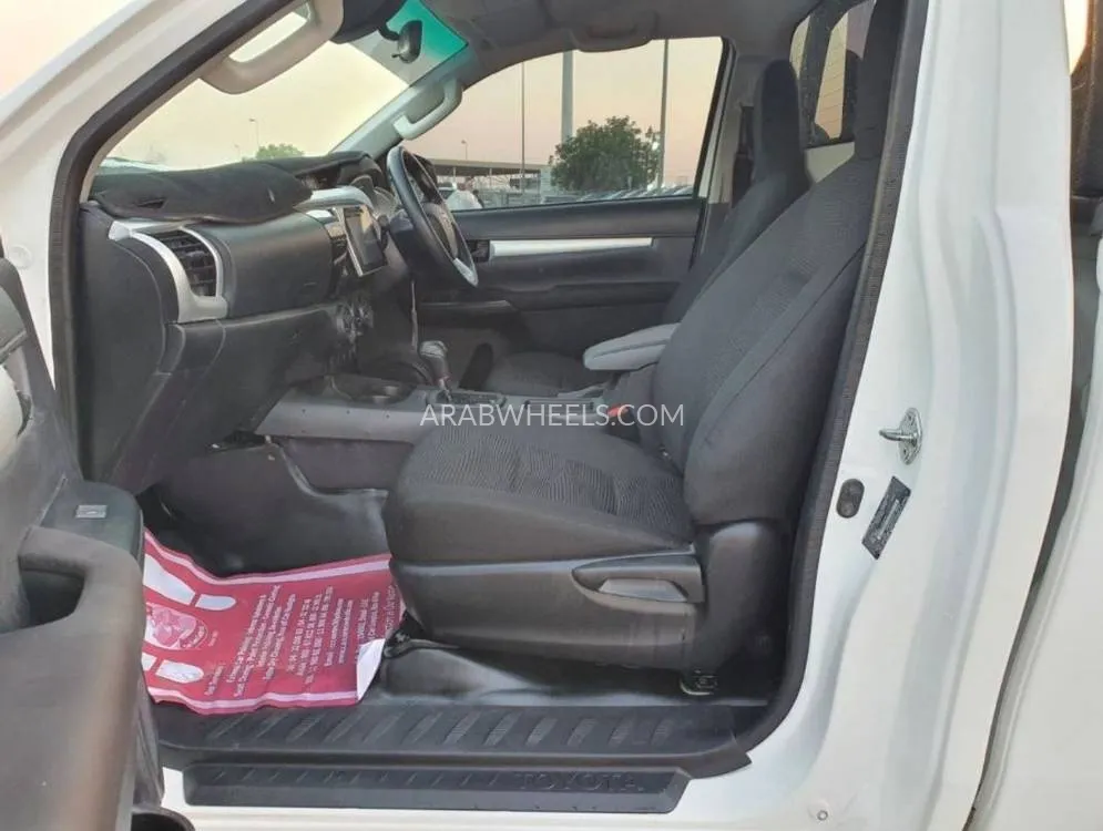 Toyota Hilux 2020 for Sale in Dubai Image-13