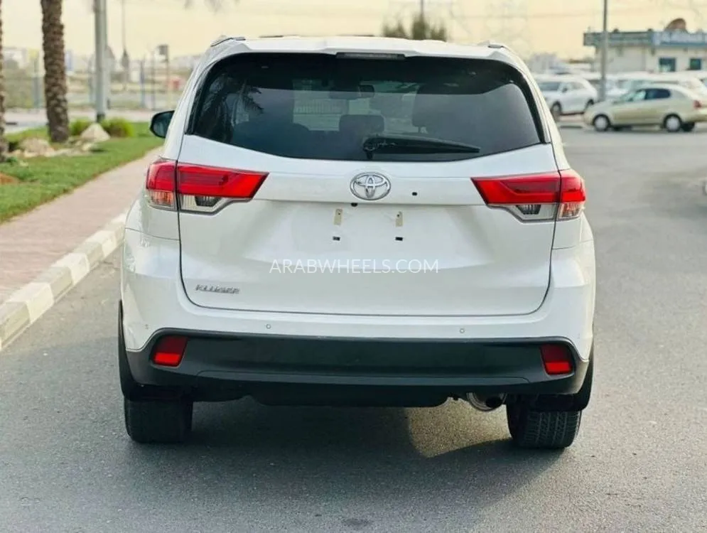 Toyota Kluger 2020 for Sale in Dubai Image-2