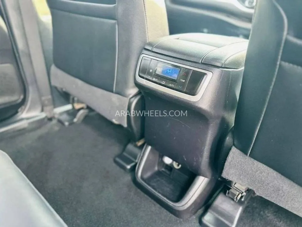 Toyota Kluger 2020 for Sale in Dubai Image-11