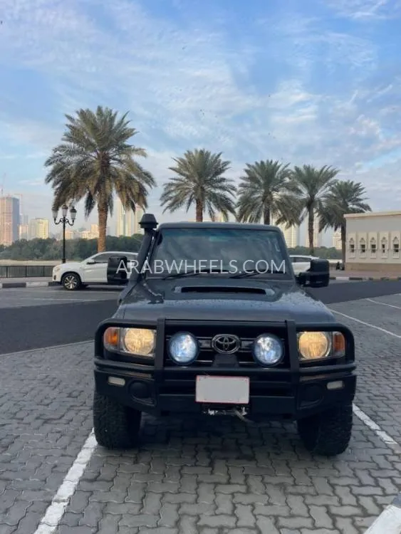 Toyota Land Cruiser 70 Series 2014 for Sale in Dubai Image-3