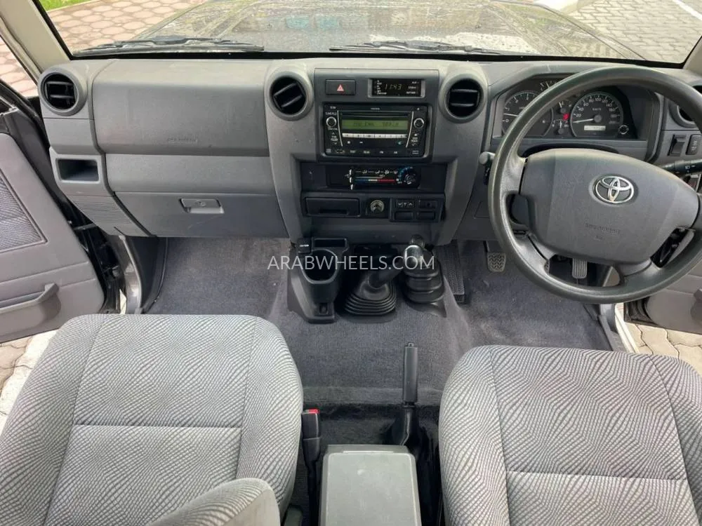 Toyota Land Cruiser 70 Series 2014 for Sale in Dubai Image-9