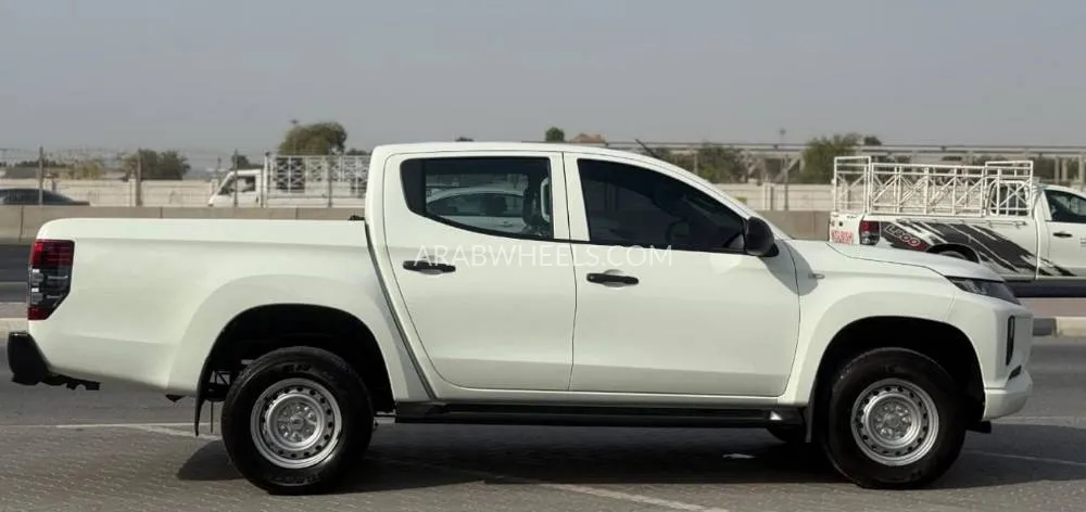 Mitsubishi Triton 2023 for Sale in Dubai Image-8