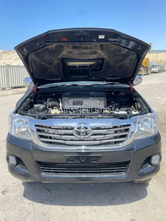 Toyota Hilux 2013 for Sale in Dubai Image-9