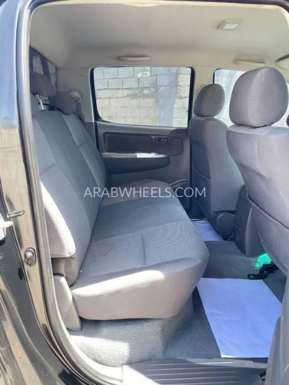 Toyota Hilux 2013 for Sale in Dubai Image-21