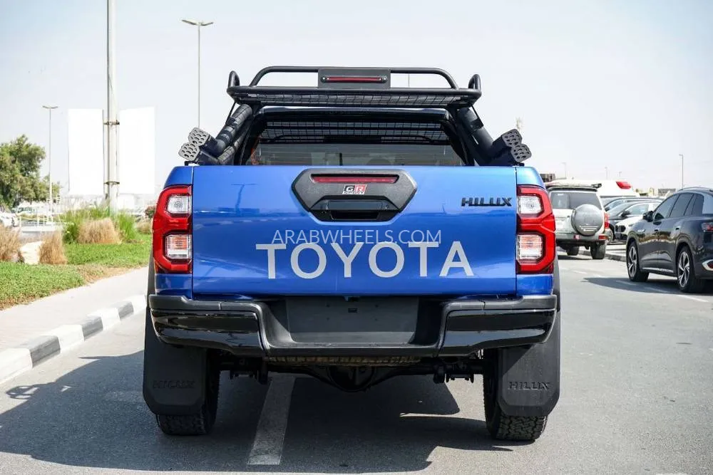Toyota Hilux 2018 for Sale in Dubai Image-5