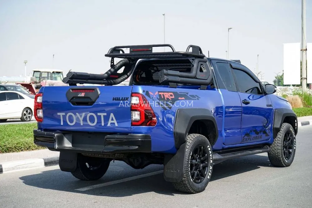 Toyota Hilux 2018 for Sale in Dubai Image-6