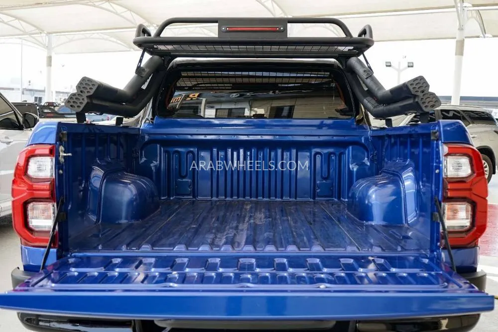 Toyota Hilux 2018 for Sale in Dubai Image-15