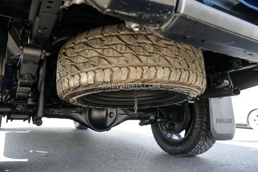 Toyota Hilux 2018 for Sale in Dubai Image-21