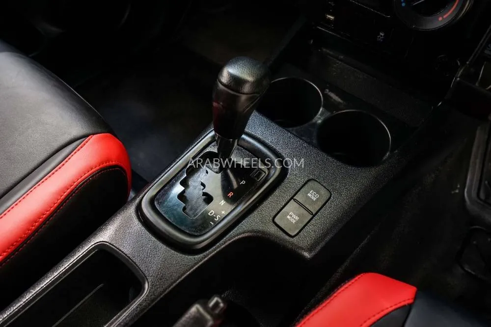 Toyota Hilux 2018 for Sale in Dubai Image-26