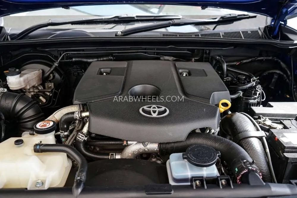 Toyota Hilux 2018 for Sale in Dubai Image-29