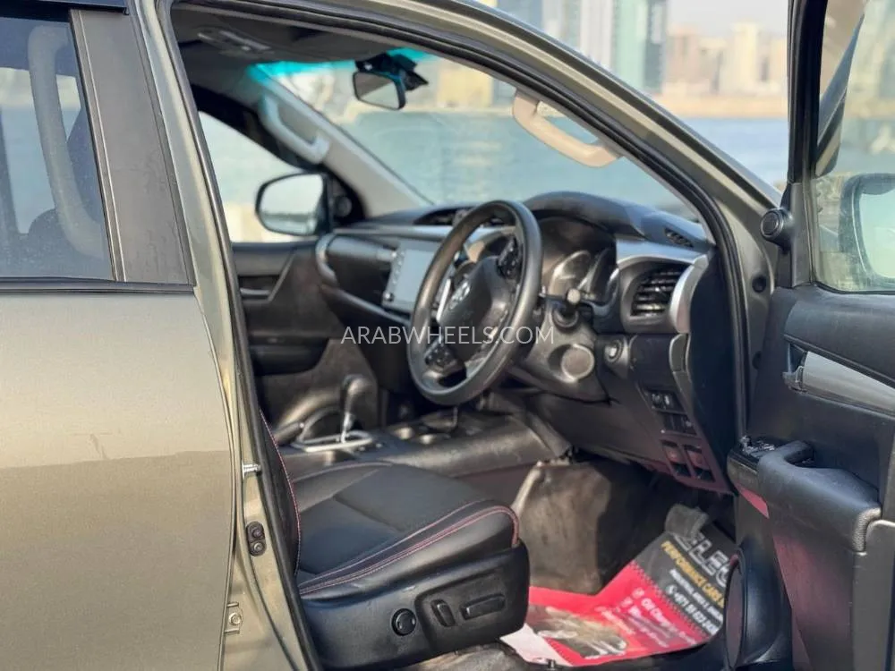 Toyota Hilux 2022 for Sale in Dubai Image-13
