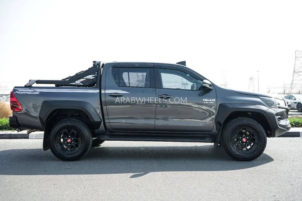 Toyota Hilux 2025 for Sale in Dubai Image-5