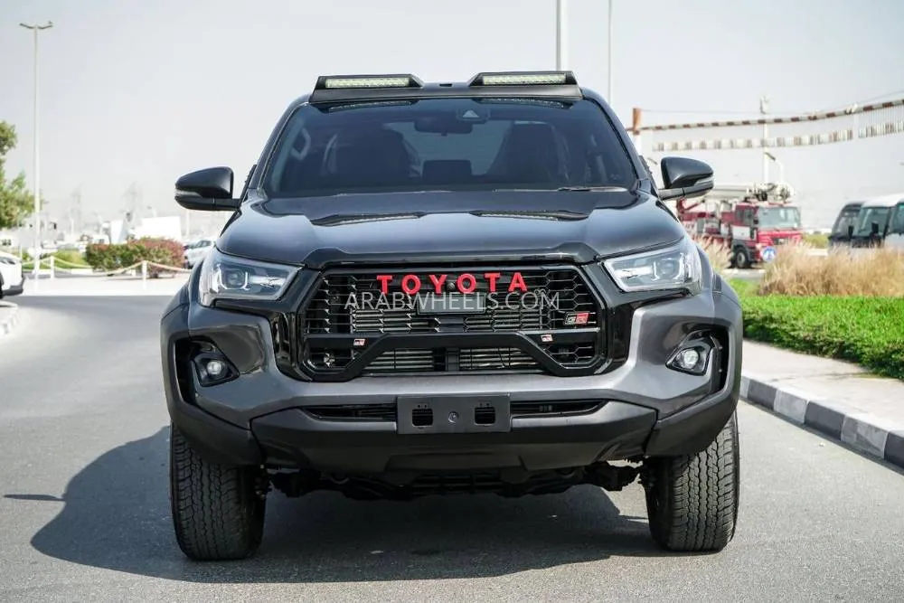 Toyota Hilux 2025 for Sale in Dubai Image-8