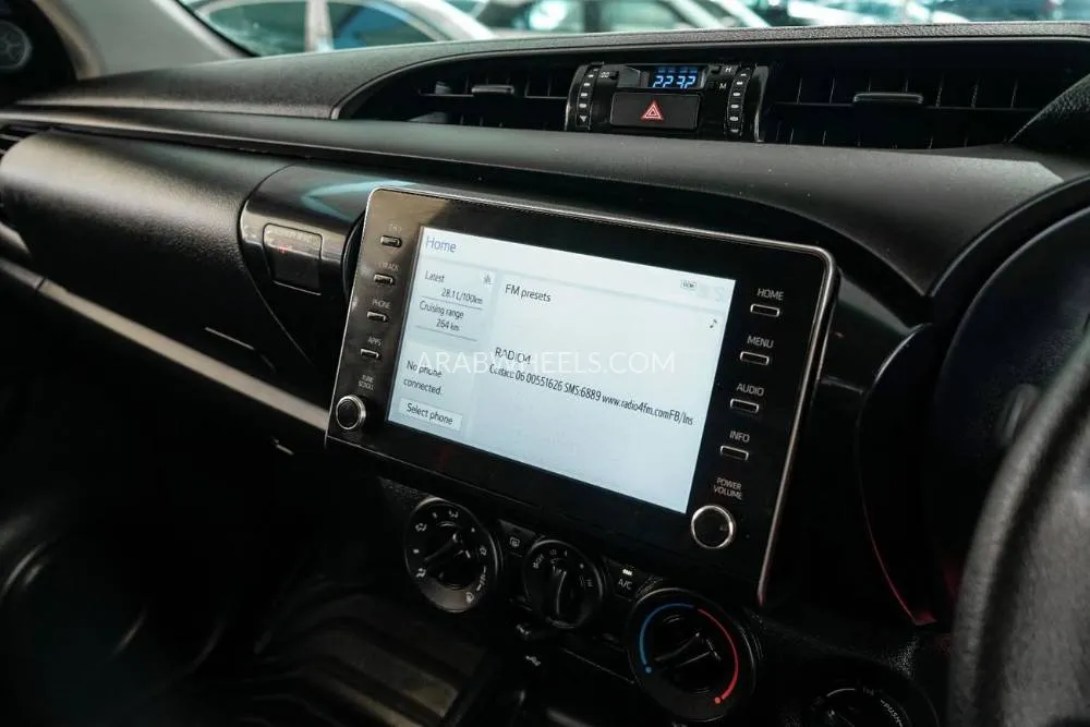 Toyota Hilux 2025 for Sale in Dubai Image-15