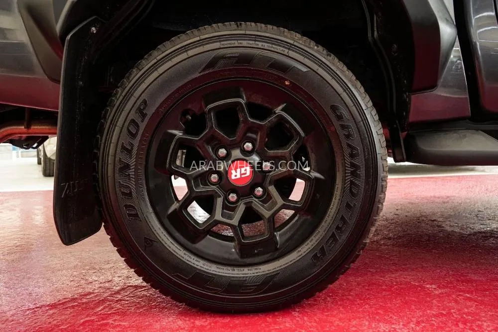 Toyota Hilux 2025 for Sale in Dubai Image-29