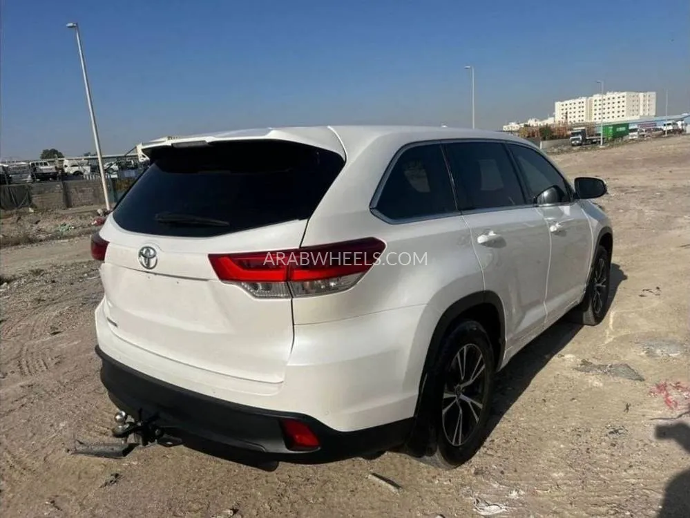 Toyota Kluger 2019 for Sale in Dubai Image-4