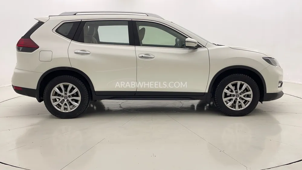 Nissan X-Trail 2022 for Sale in Dubai Image-2