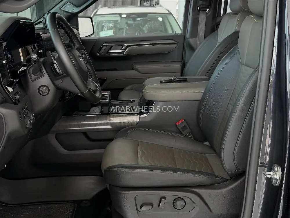 Chevrolet Silverado 2024 for Sale in Abu Dhabi Image-7