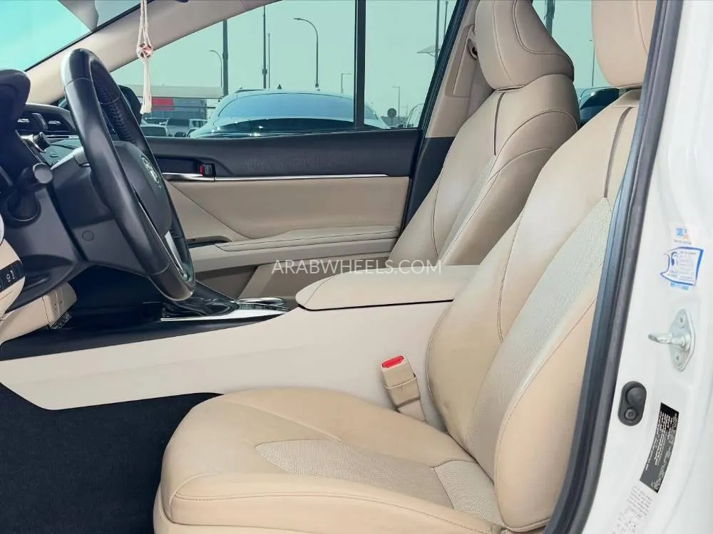 Toyota Camry 2019 for Sale in Abu Dhabi Image-14
