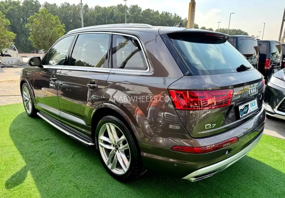 Audi Q7 2016 for Sale in Sharjah Image-4