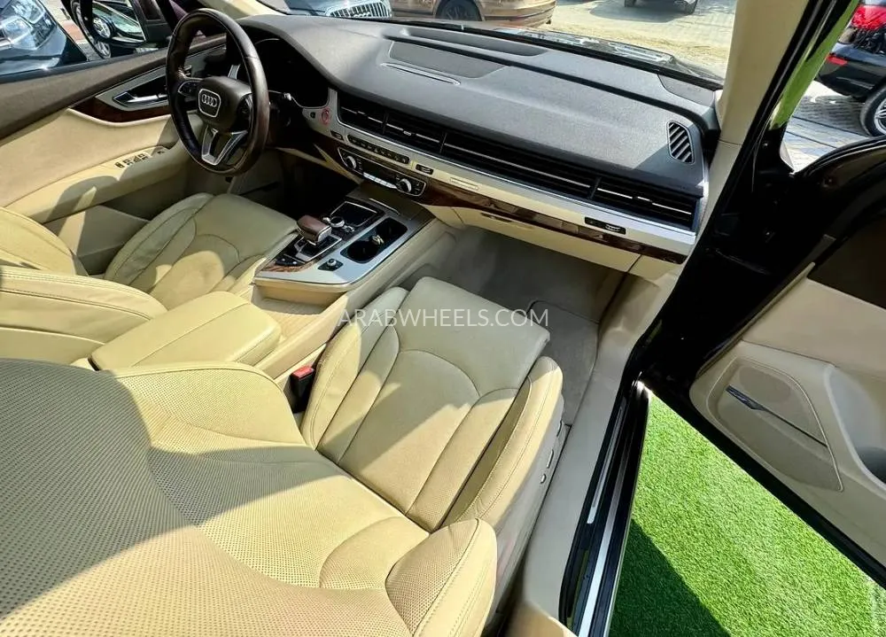 Audi Q7 2016 for Sale in Sharjah Image-16
