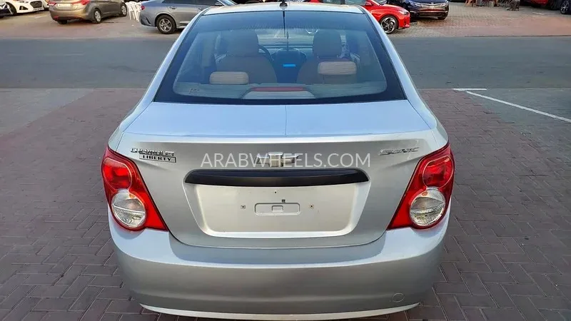 Chevrolet Sonic 2014 for Sale in Sharjah Image-8