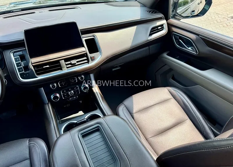 GMC Yukon 2023 for Sale in Sharjah Image-15