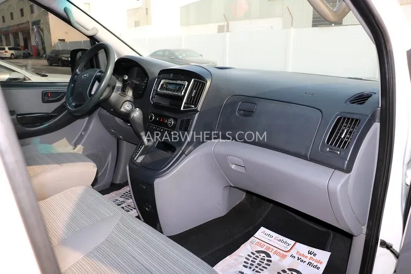Hyundai H1 2019 for Sale in Abu Dhabi Image-17