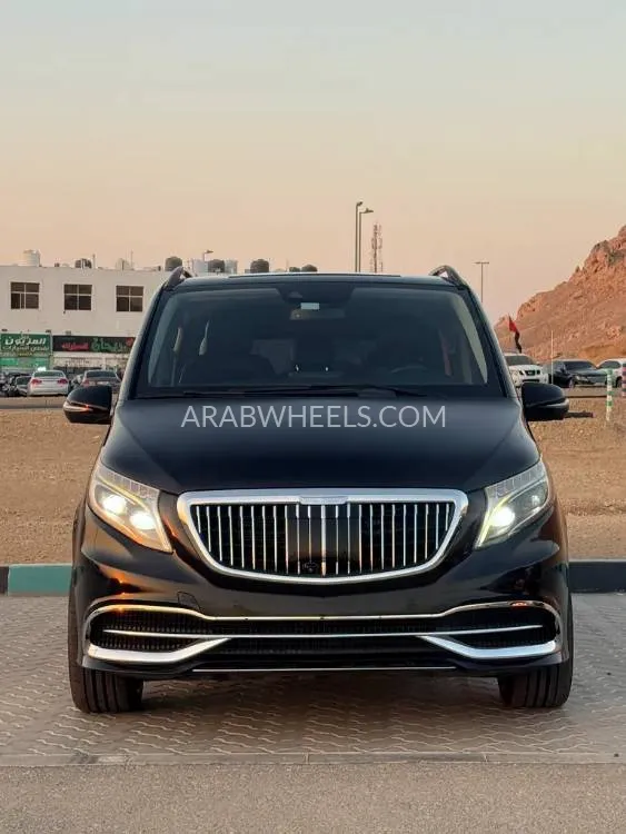 Mercedes Benz V Class 2018 for Sale in Abu Dhabi Image-3